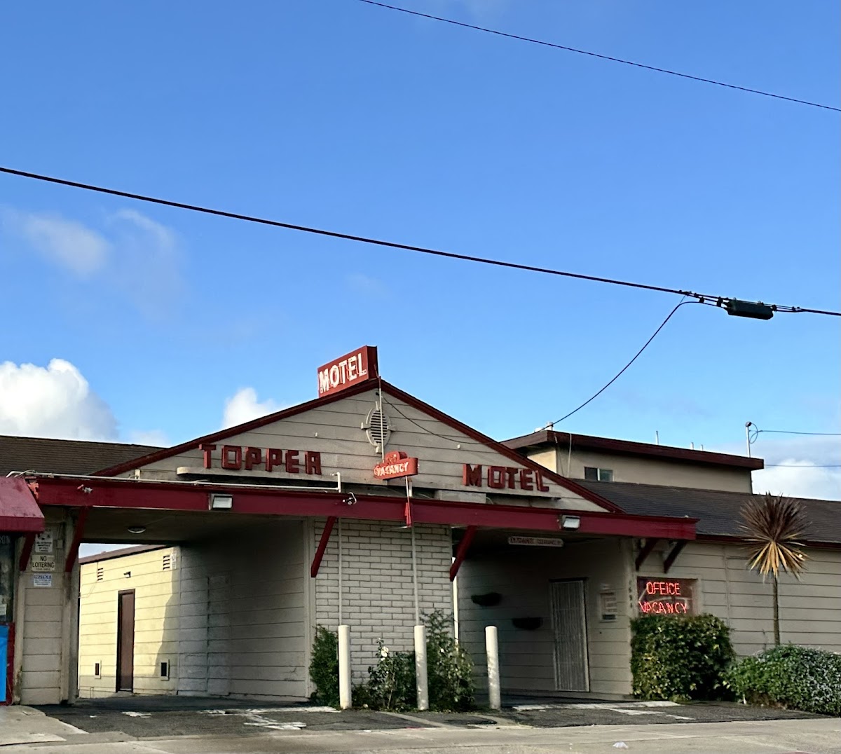 Topper Motel & Liquor Store